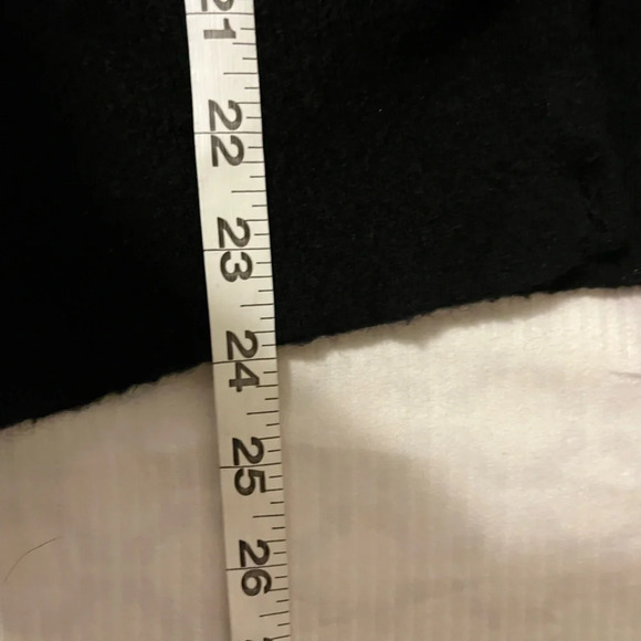 Neiman Marcus 100% Cashmere Classic Black Crew Neck Cardigan Sweater, size XL - Picture 7 of 7